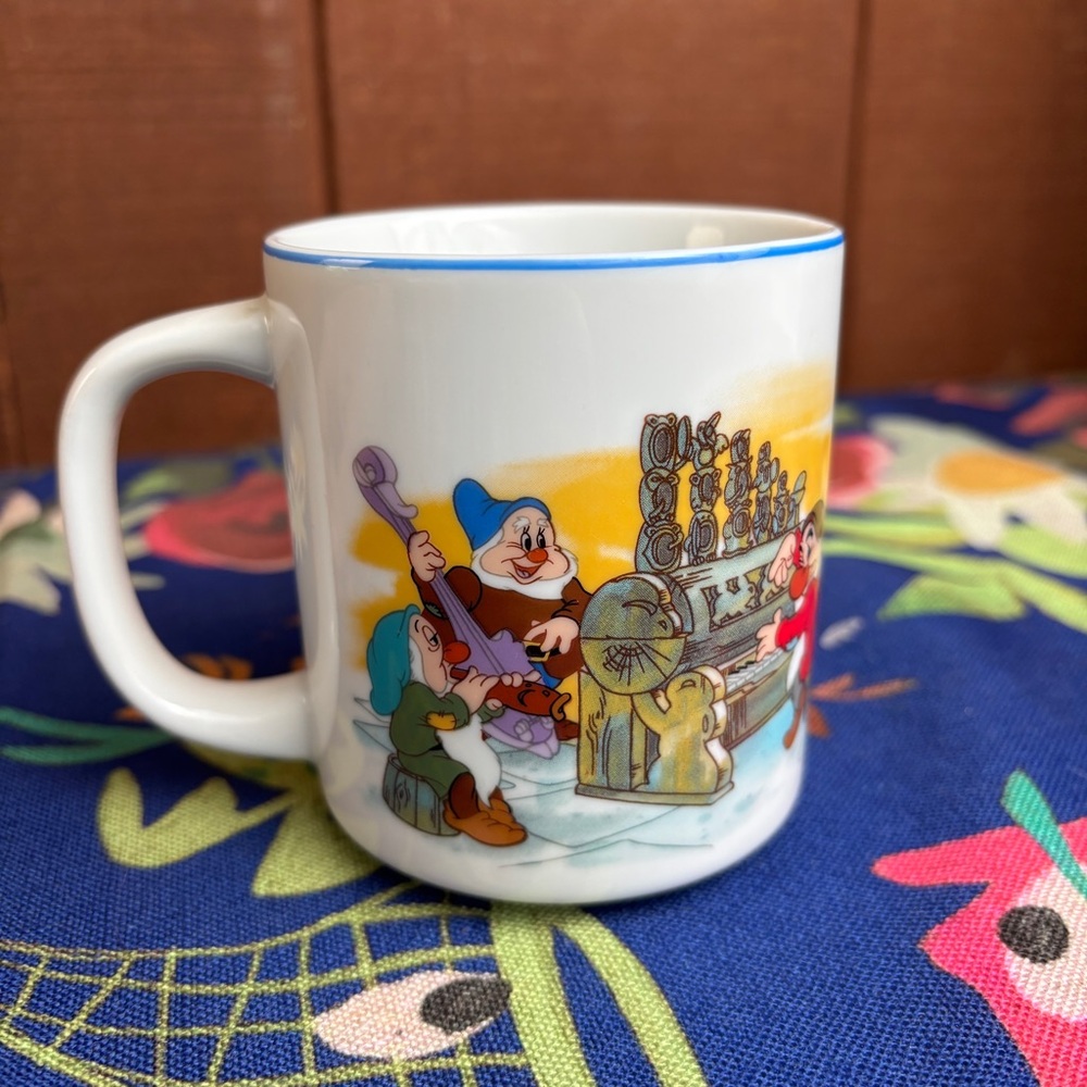 Disney Snow White & the Seven Drawfs Mug